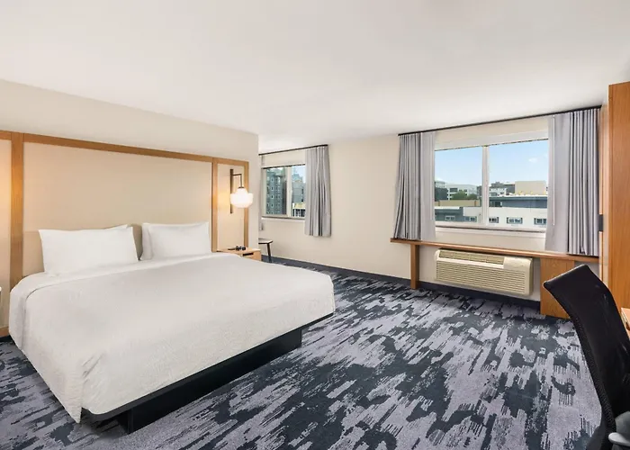 Fairfield Inn & Suites By Marriott Downtown/ Center