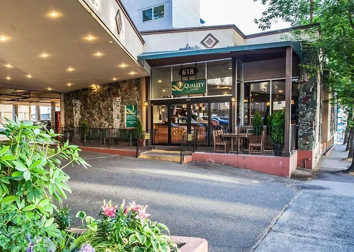 Cheap hotel: Quality Inn & Suites Seattle Center