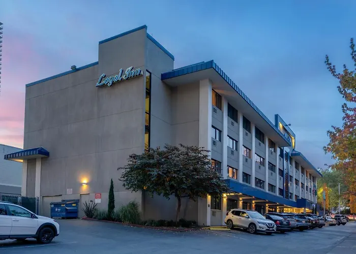Loyal Inn